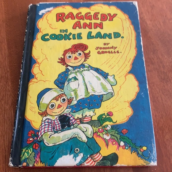 Vintage Raggedy Ann Books-1960-1961. Set of 2 - Picture 7 of 13